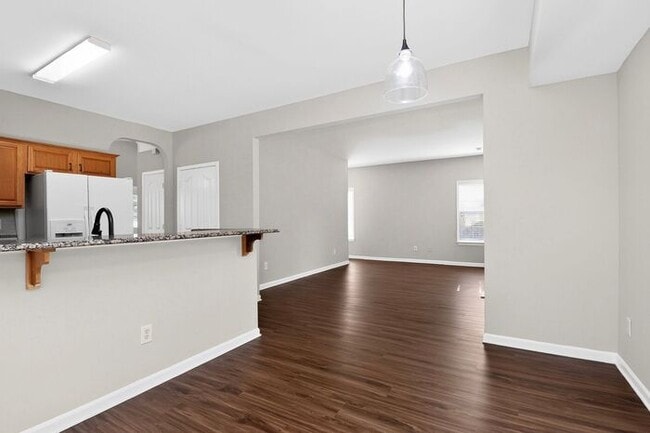 Building Photo - Recently Updated 4BD/2.5BA Home in Melbourne Community of Huntersville!