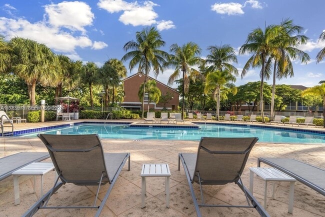 Building Photo - 5555 N Military Trl