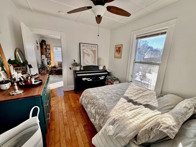 Building Photo - 14 Fairview Ave