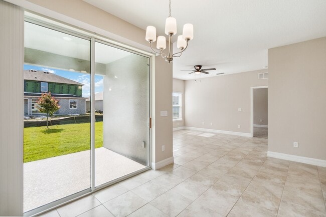 Building Photo - Beautiful Energy Efficient 4/2 Close to La...