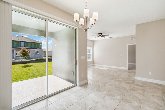Building Photo - Beautiful New Energy Efficient 4/2 Close t...