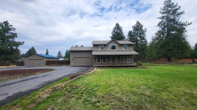 Building Photo - 3BR/2.5BA Peaceful Retreat on 1.5 Acres w/...