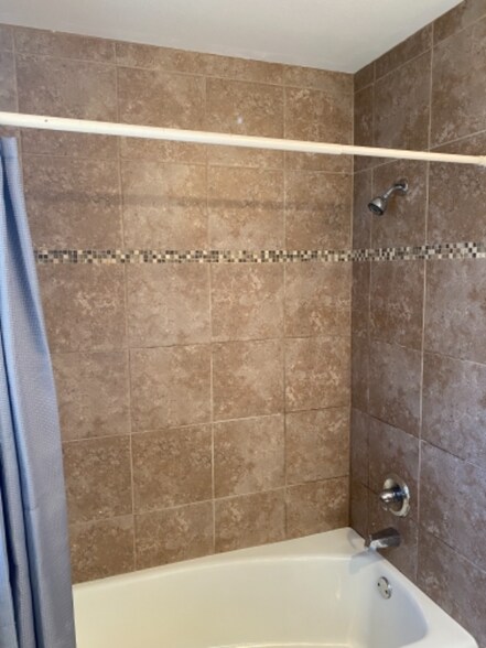 Building Photo - 3241 W 15th St N