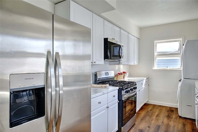 Building Photo - 68 Division St