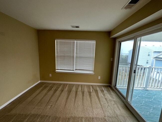Building Photo - Water View Condo
