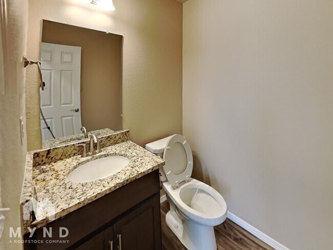 Building Photo - 1001 Clearspring Ct