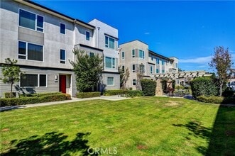 Building Photo - 8008 Olive Ln