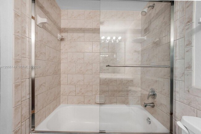 Building Photo - 250 Jacaranda Dr