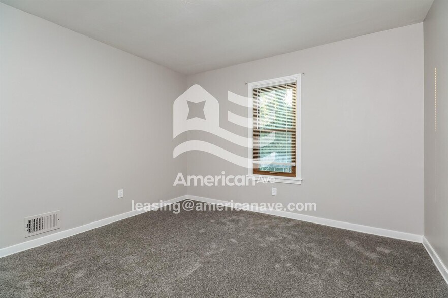 Building Photo - 1753 N Main St