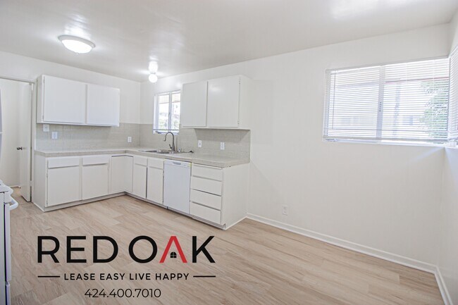 Building Photo - 854 5th St