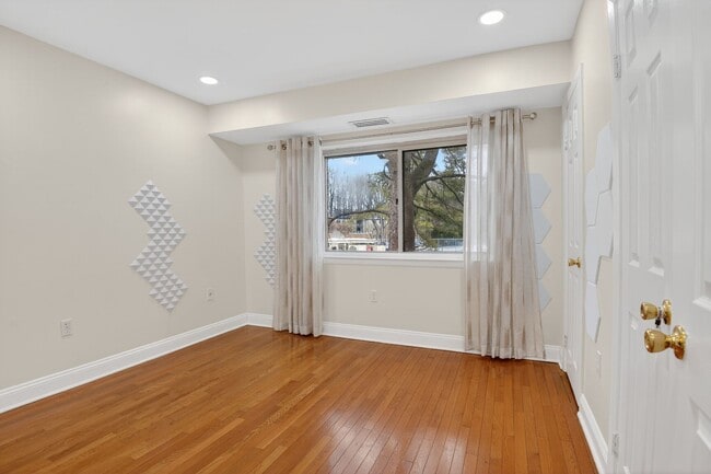 Building Photo - 12301 Braxfield Ct