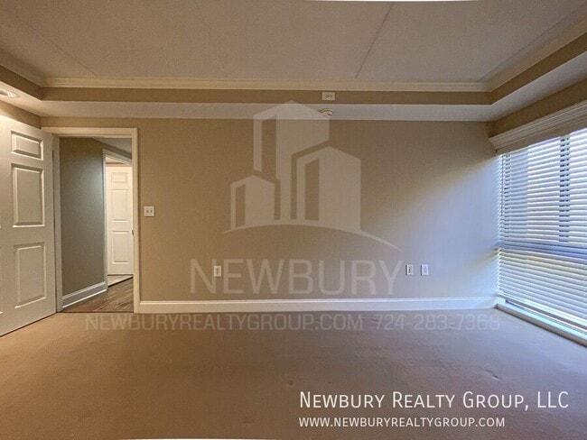 Building Photo - 530 N Main St