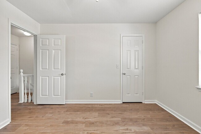 Building Photo - 4113 Hunting Dr