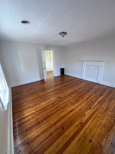 Building Photo - 225 Douglas Ave