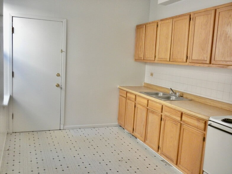 Building Photo - 2323 N Kedzie Blvd