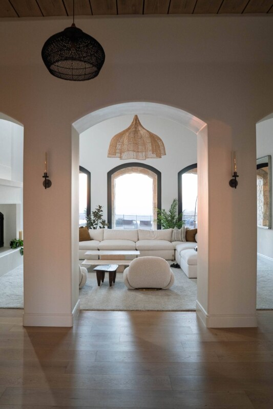 Building Photo - 18000 Sunset Point