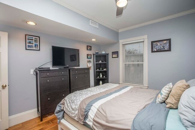 Building Photo - 633 Dorchester Ave