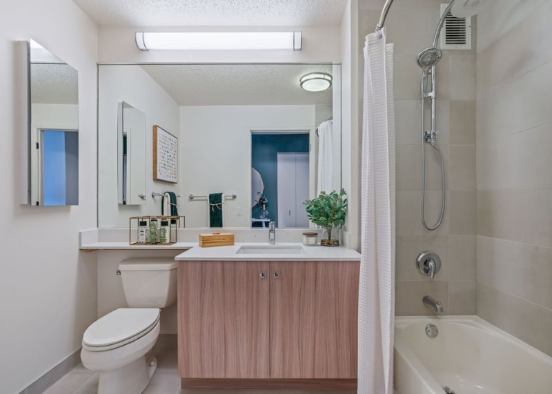 Building Photo - 333 W Hubbard St