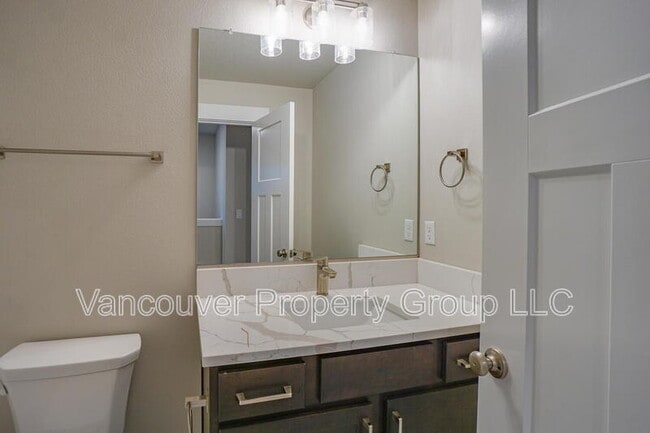 Building Photo - 2215 E Badger Wy