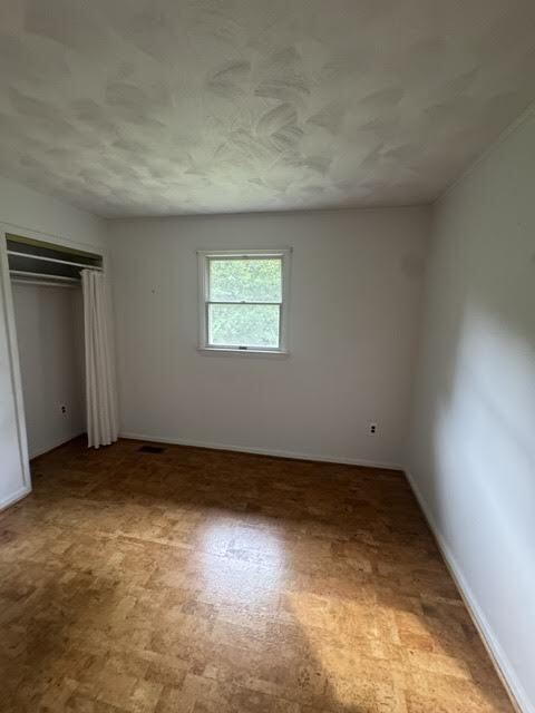Building Photo - ½ Off First Full Month with Move-In by 8/15 • Large Yard & Deck • August App Fee Only $32. Pet-fr...