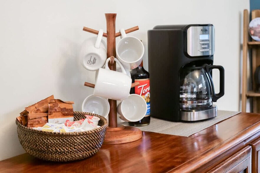 Building Photo - 2156 W 34th Pl