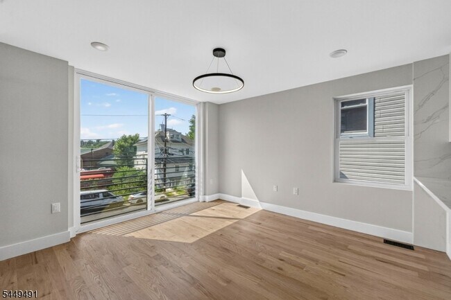 Building Photo - 62 Hillside Ave