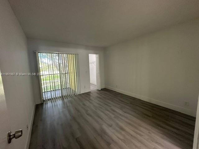 Building Photo - 517 Meadows Cir