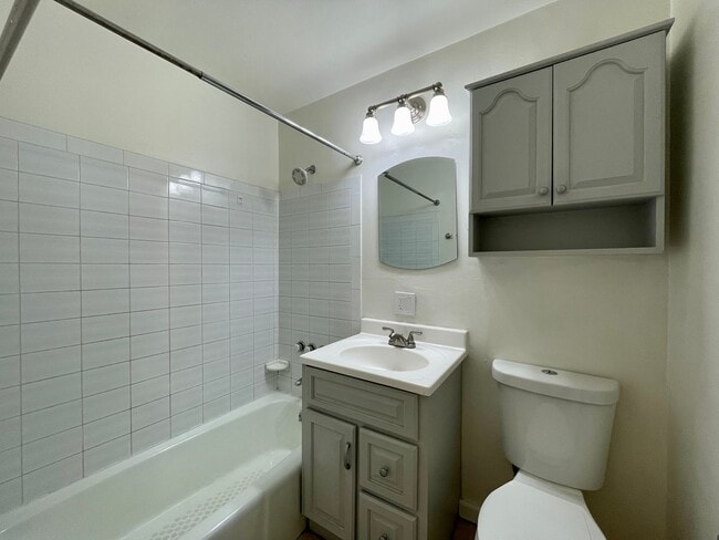 Building Photo - $0 DEPOSIT OPTION!  CHARMING 3BED/2BATH HARVEY PARK RANCH STYLE HOME!