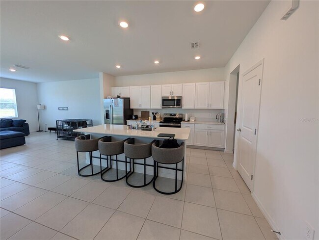 Building Photo - 3385 Lapis Lk Dr
