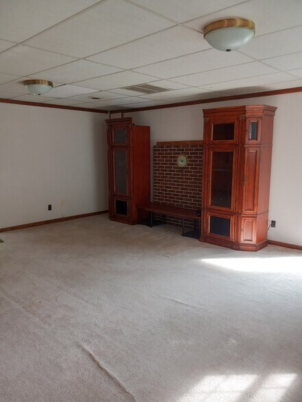 Building Photo - 3 Harding Dr