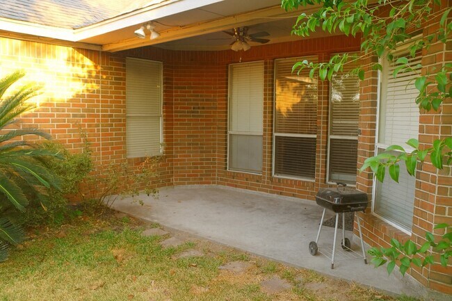 Primary Photo - 3211 Cherry Forest Dr