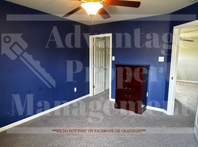 Building Photo - Two-Story home located in the vibrant city...