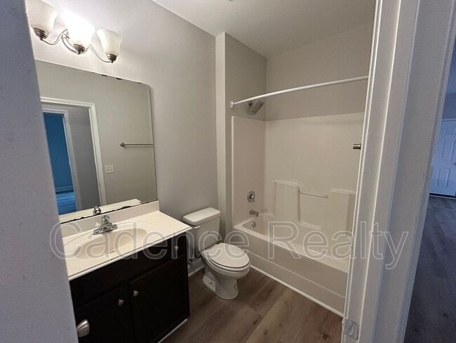 Building Photo - 4904 Maple Ave