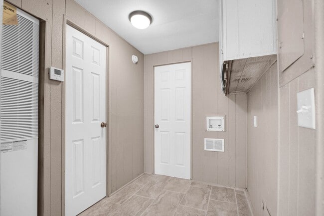 Building Photo - Incredible 3 bedroom, 1 1/2 bath mobile ho...