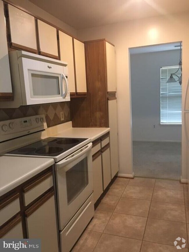 Building Photo - Furnished rent will be $1,900 per month