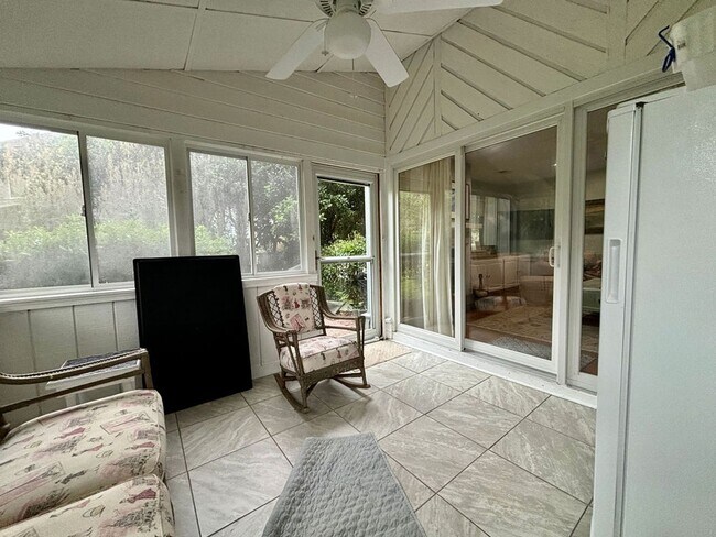 Building Photo - Available 8/1. Beautiful FURNISHED End-Unit Townhome in Central Mt Pleasant!