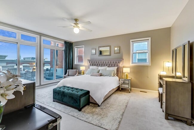 Building Photo - 1328 W Belmont Ave