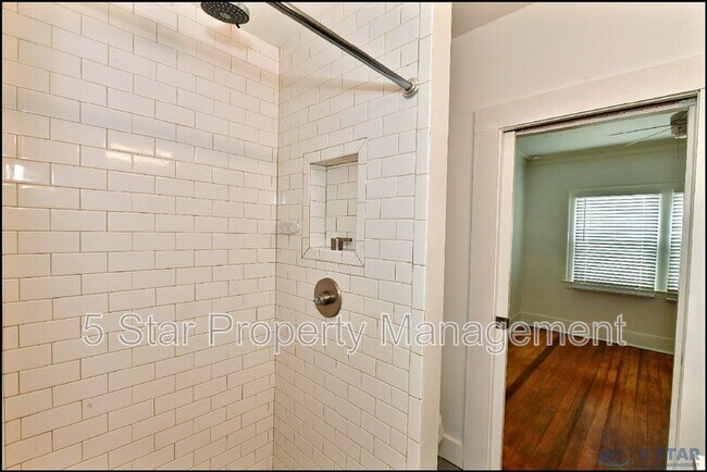 Building Photo - 2906 Wheeling Ave