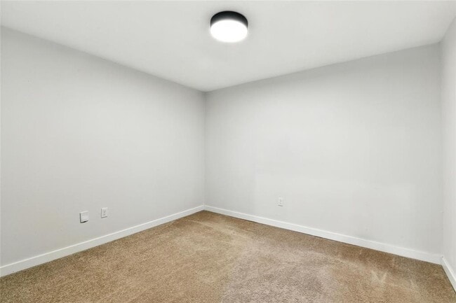 Building Photo - 4814 Warm Springs Rd