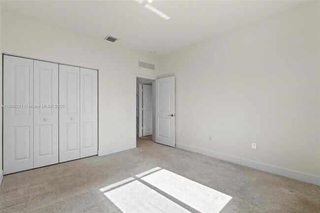 Building Photo - 4612 NW 83rd Pkwy