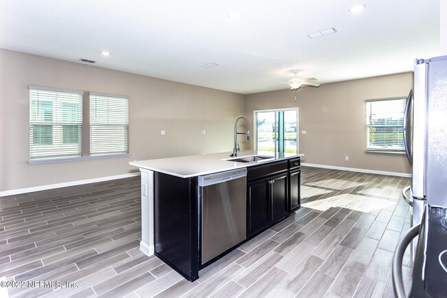 Building Photo - 149 Appleton Ct