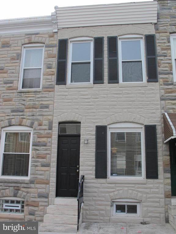 Building Photo - 136 N Curley St