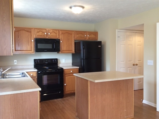 Building Photo - 6446 Waterloo Ln