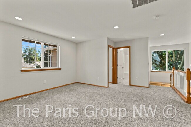 Building Photo - Beautiful Central Bothell Home. Great Floor Plan! Open Lvg Spaces, Office, Bonus Room  + XL Bedro...