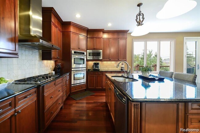 Building Photo - 51341 Park Pl Dr