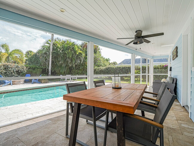 Building Photo - 856 Norfolk Pine Ln