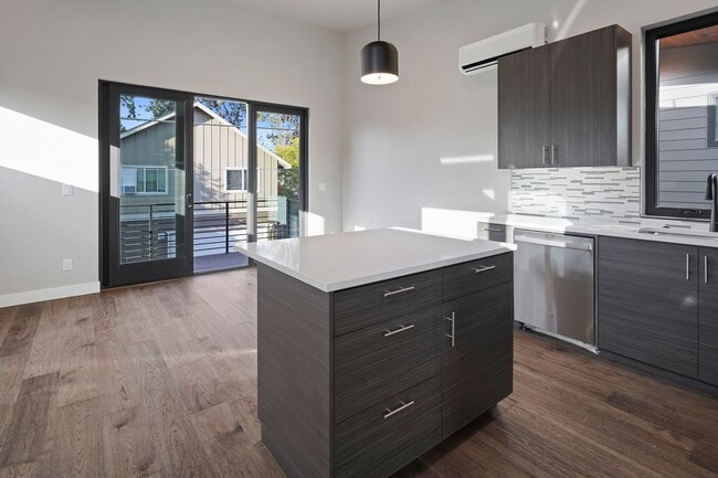 Building Photo - Newer ADU with Garage and Most Utilities Paid