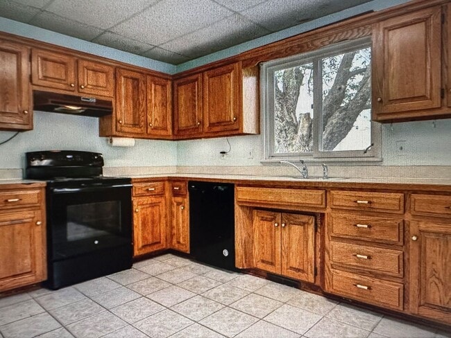 Building Photo - Nice home in Strafford
