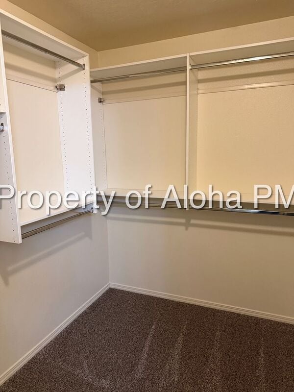 Building Photo - 1049 W Pine Ave