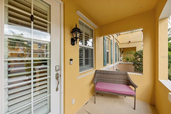 Building Photo - 1633 Napoli Dr W
